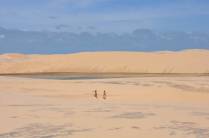 Explorando campo de dunas em Vassouras, região de Atins, nos Lençóis Maranhenses - MA